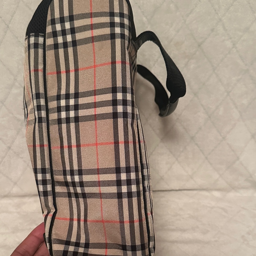 Burberry Beige Plaid Toiletry Bag with Black Trim - Picture 4 of 9